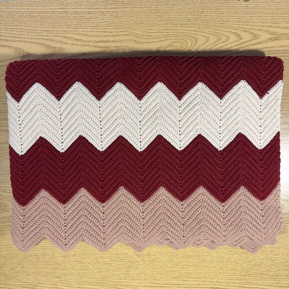 Hand Knit Throw Afghan Blanket Chevron‎ Pattern Red Ivory Pink  48" x 66" Cozy - Picture 3 of 7